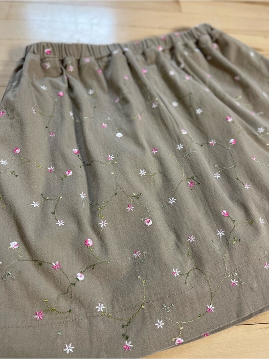 Dresses & Skirts - Floral Embroidered mini skirt skort